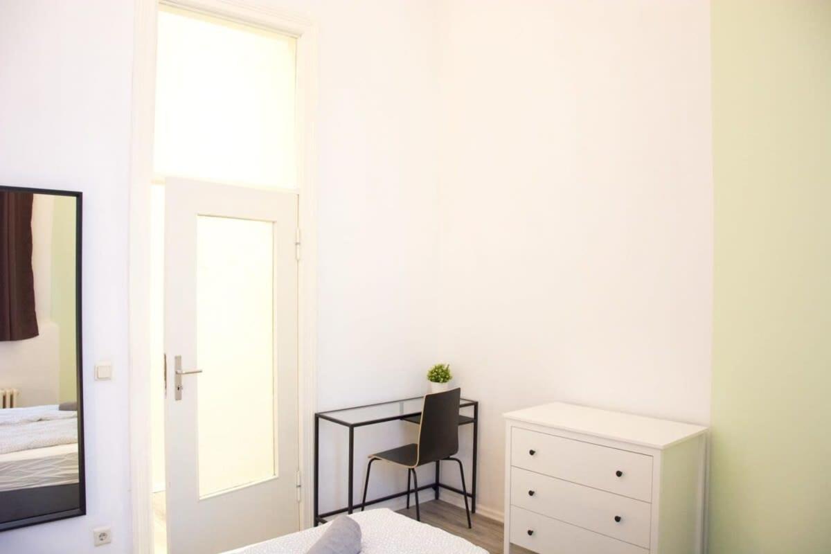 Family Apartment Moabit Berlim Exterior foto