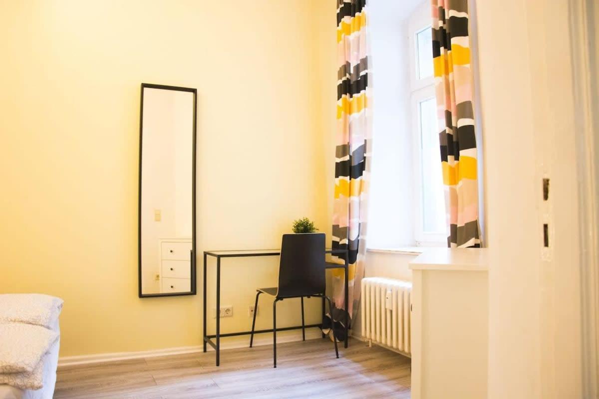 Family Apartment Moabit Berlim Exterior foto