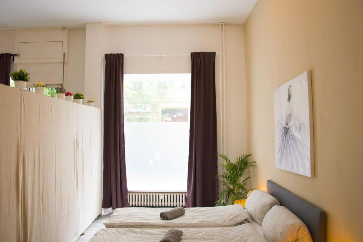 Family Apartment Moabit Berlim Exterior foto